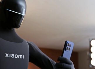 Робот-гуманоид Xiaomi взял 17T Pro, накрутил зум и сделал фото
