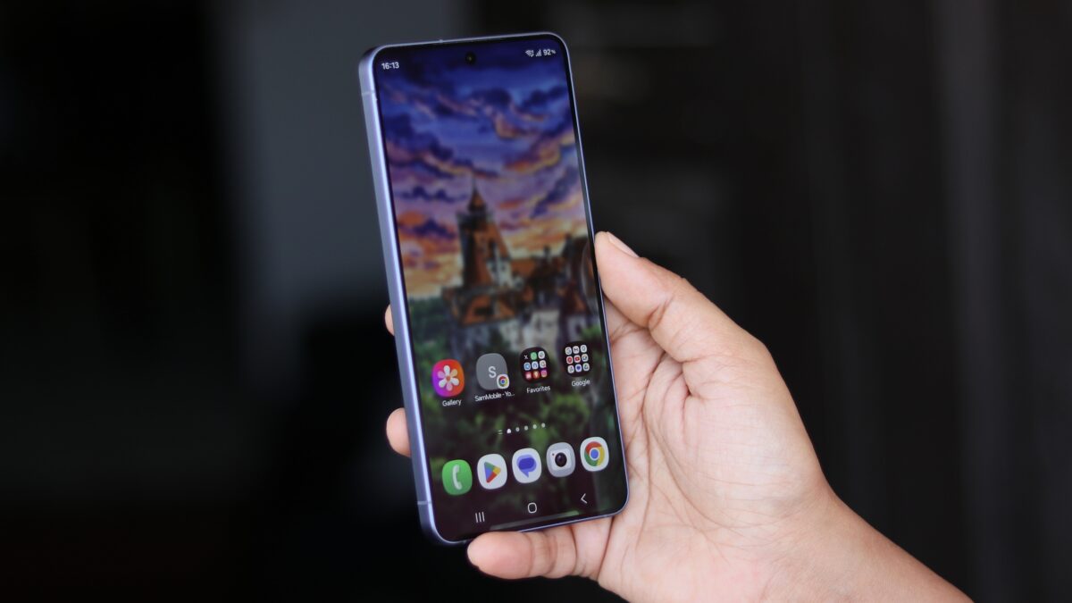 Galaxy S26 display