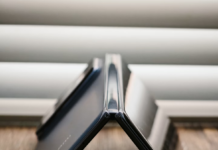 Xiaomi MIX Fold 5 и HyperOS 4 впервые засветились на живых фото